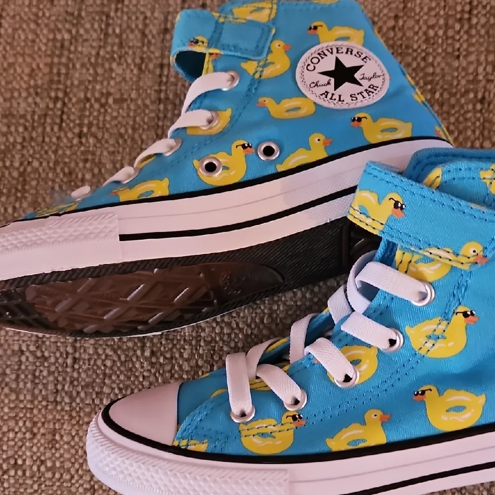 Converse Kids Blue Duck Pattern Sneakers - Picture 2 of 5